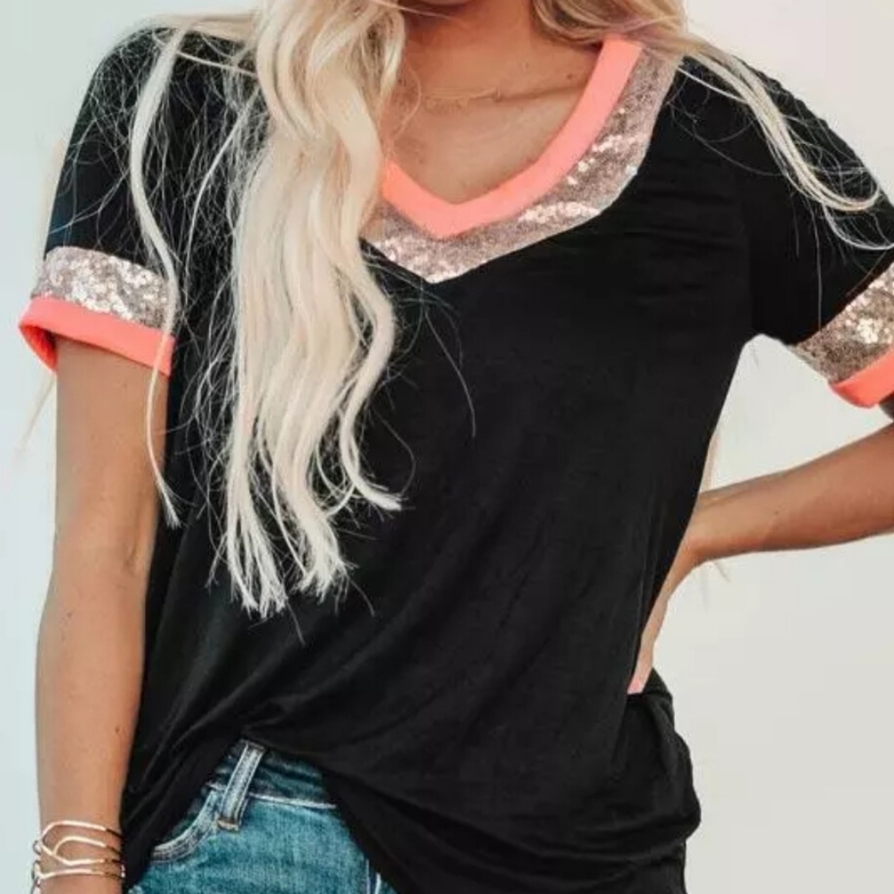 GOLD SEQUIN CORAL COLORBLOCK V-NECK TEE